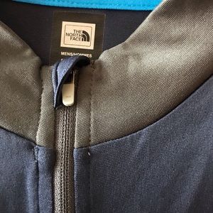Men’s The North Face zippered pullover shirt.